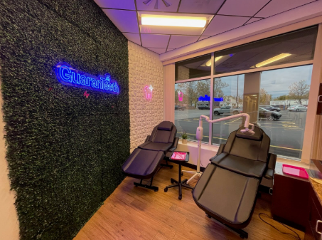 One of GuaranTeeth's locations at MY SALON Suite Williamsville